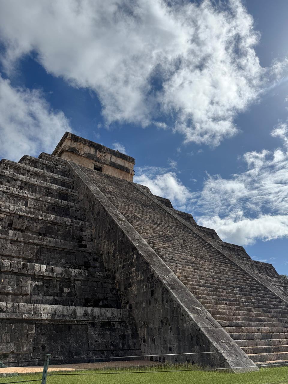 Kukulcán visto de lado